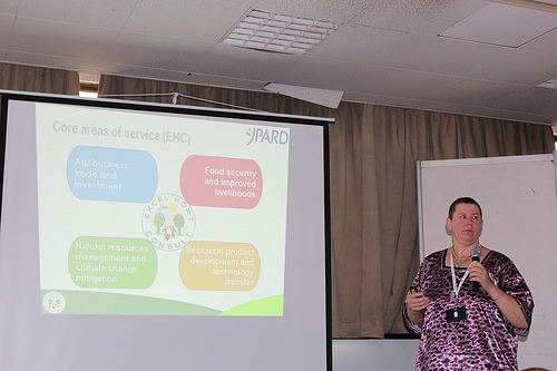 Anke, YPARD Uganda making a presentation on partnership and fundraising during the #AASW6